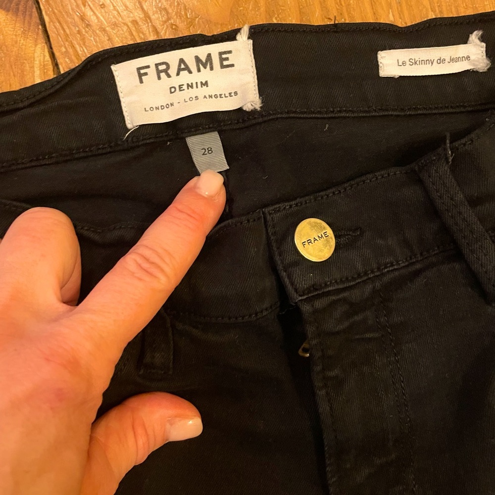 Frame distressed black skinnies! Style: Le Skinny de Jeanne, size 28.